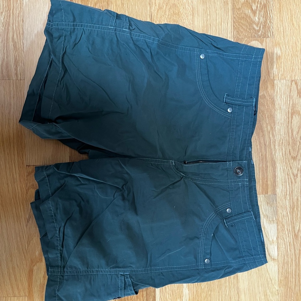 Kuhl Women's Cargo hiking Shorts - Dark Green
